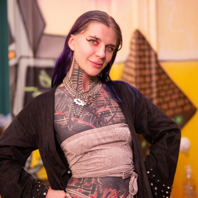 Jessica Lia Performerin