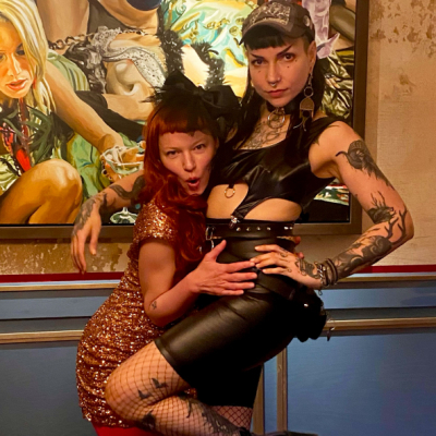 Die Performerinnen Evelyn Frantti und Keanette Mansson